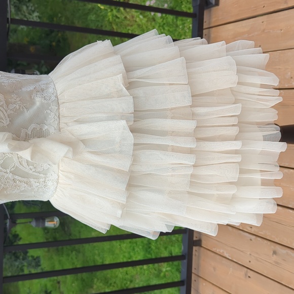 Floral Lace Dress - Picture 3 of 6